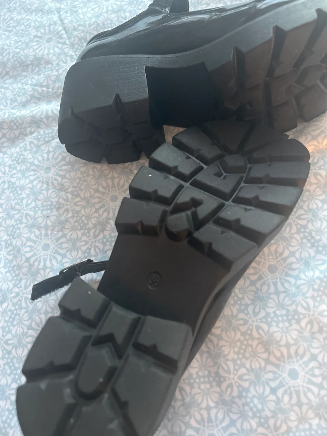 Black Patent Mary Jane Shoes image indicator(6)