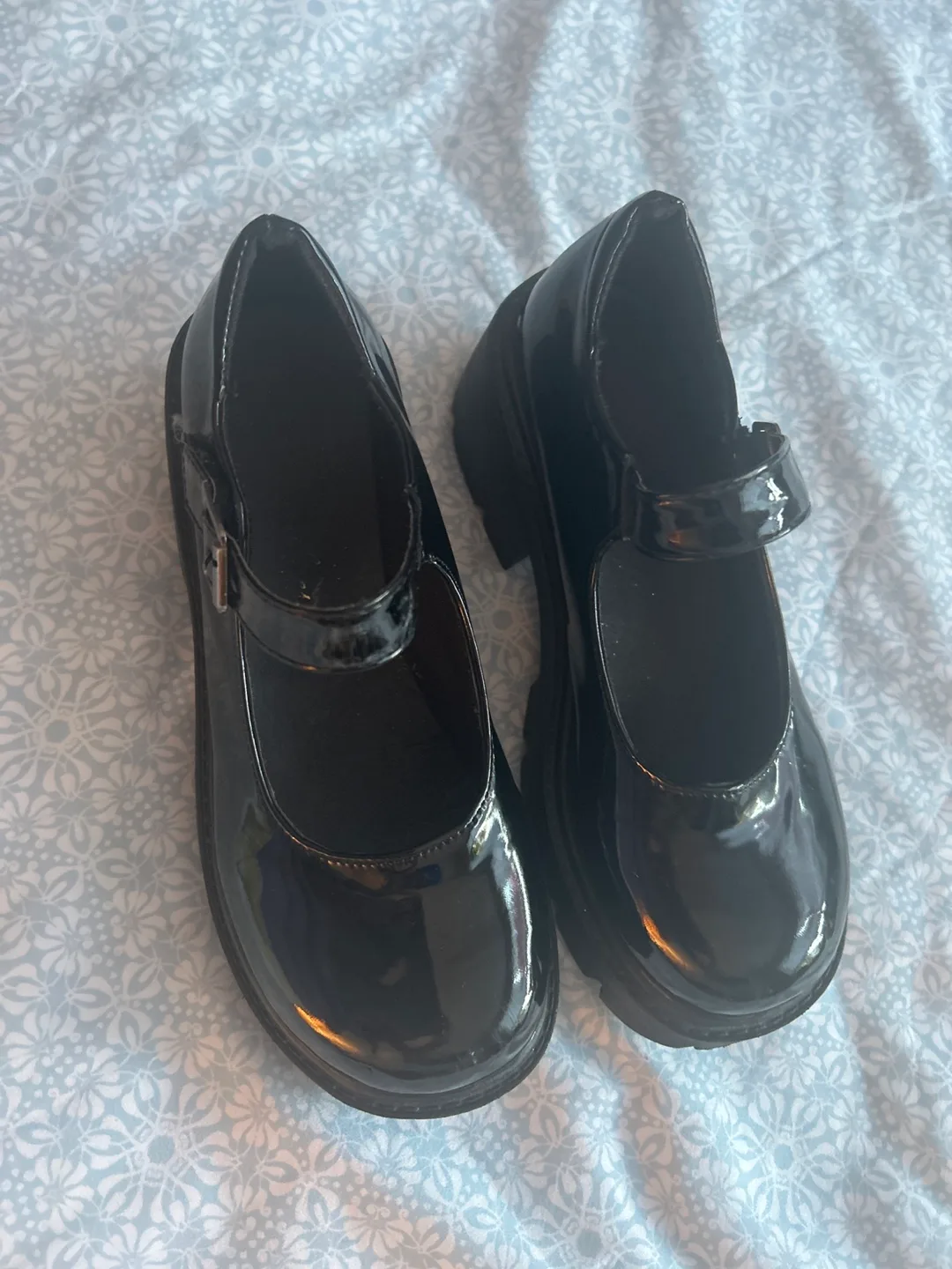 Black Patent Mary Jane Shoes image indicator(2)