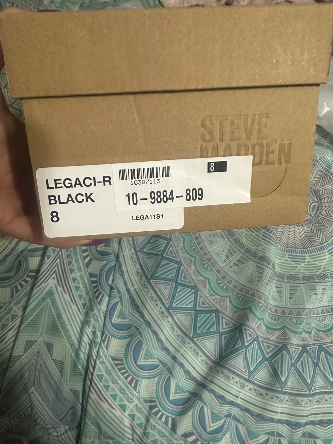 Steve Madden image indicator(3)