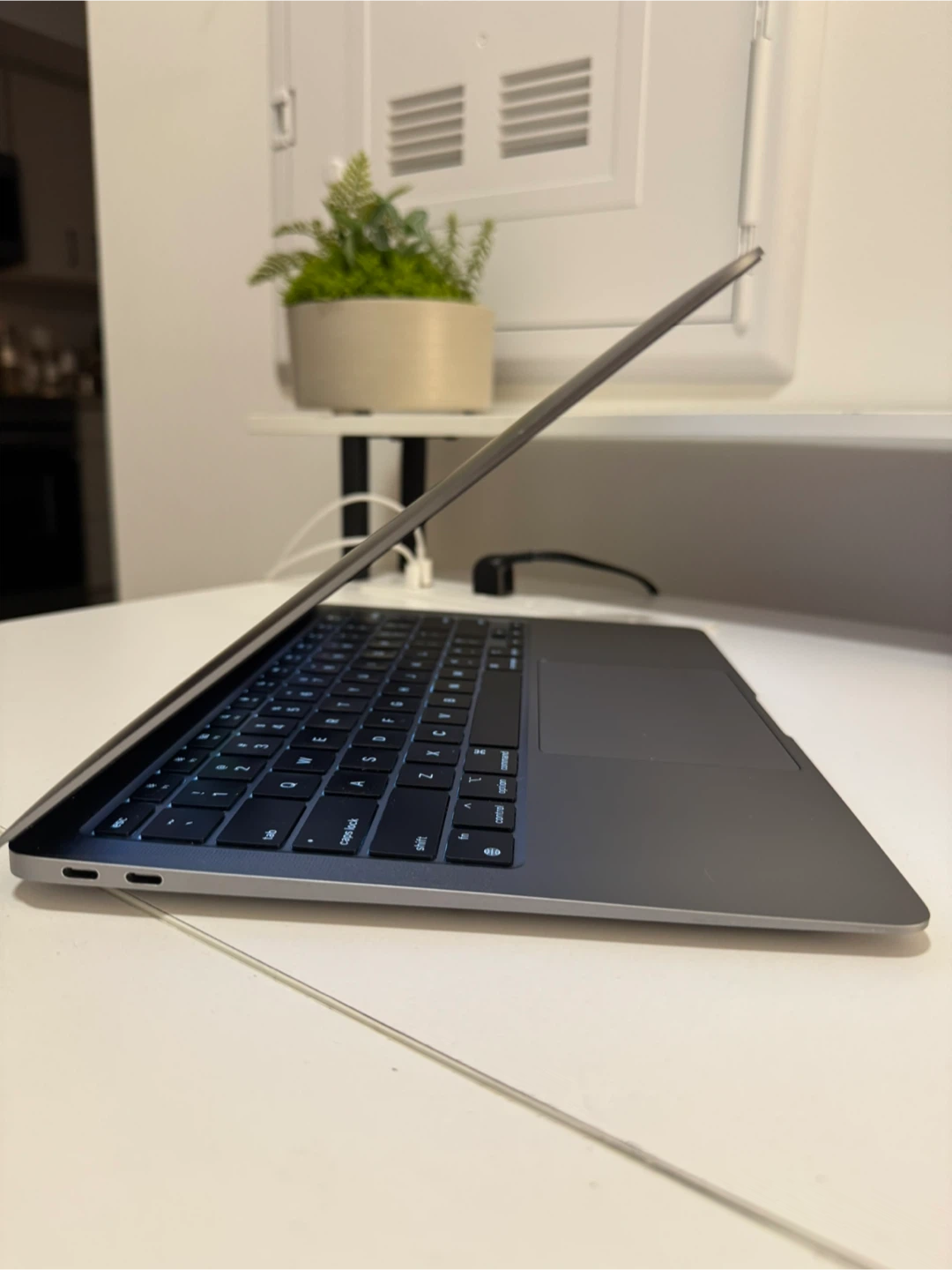 MacBook Air M1, 8GB Memory - photo 3