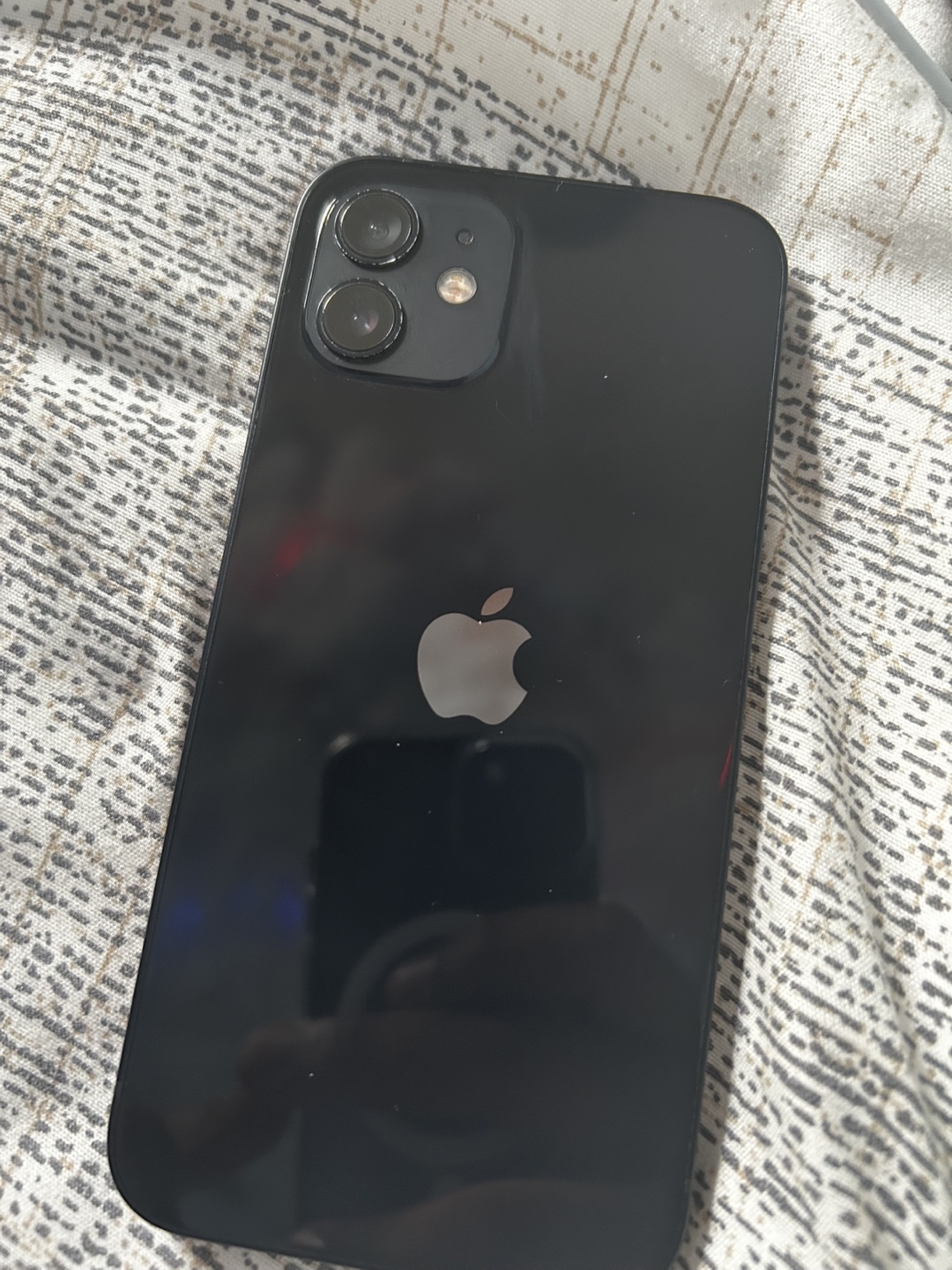iPhone 12 - photo 2