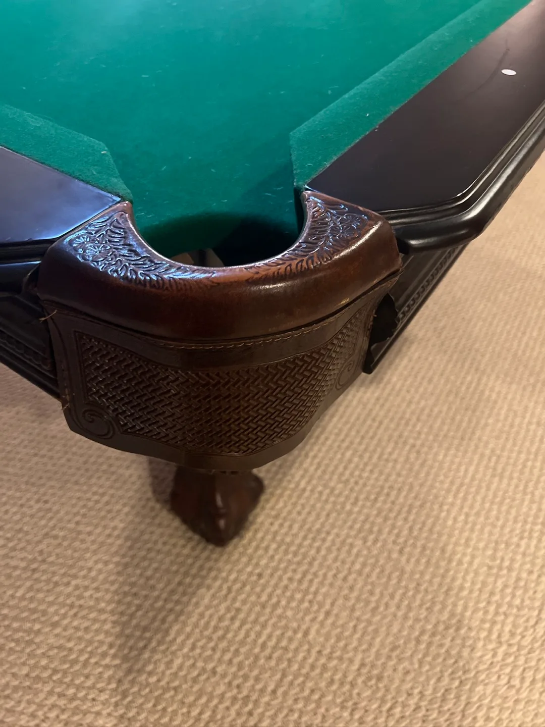 High-End AMF Billiards Table with Slate Bed & Accessories image indicator(3)