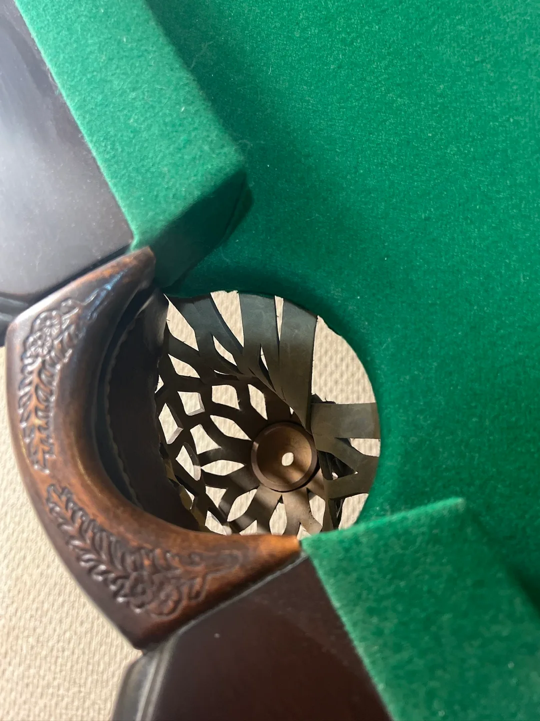 High-End AMF Billiards Table with Slate Bed & Accessories image indicator(5)