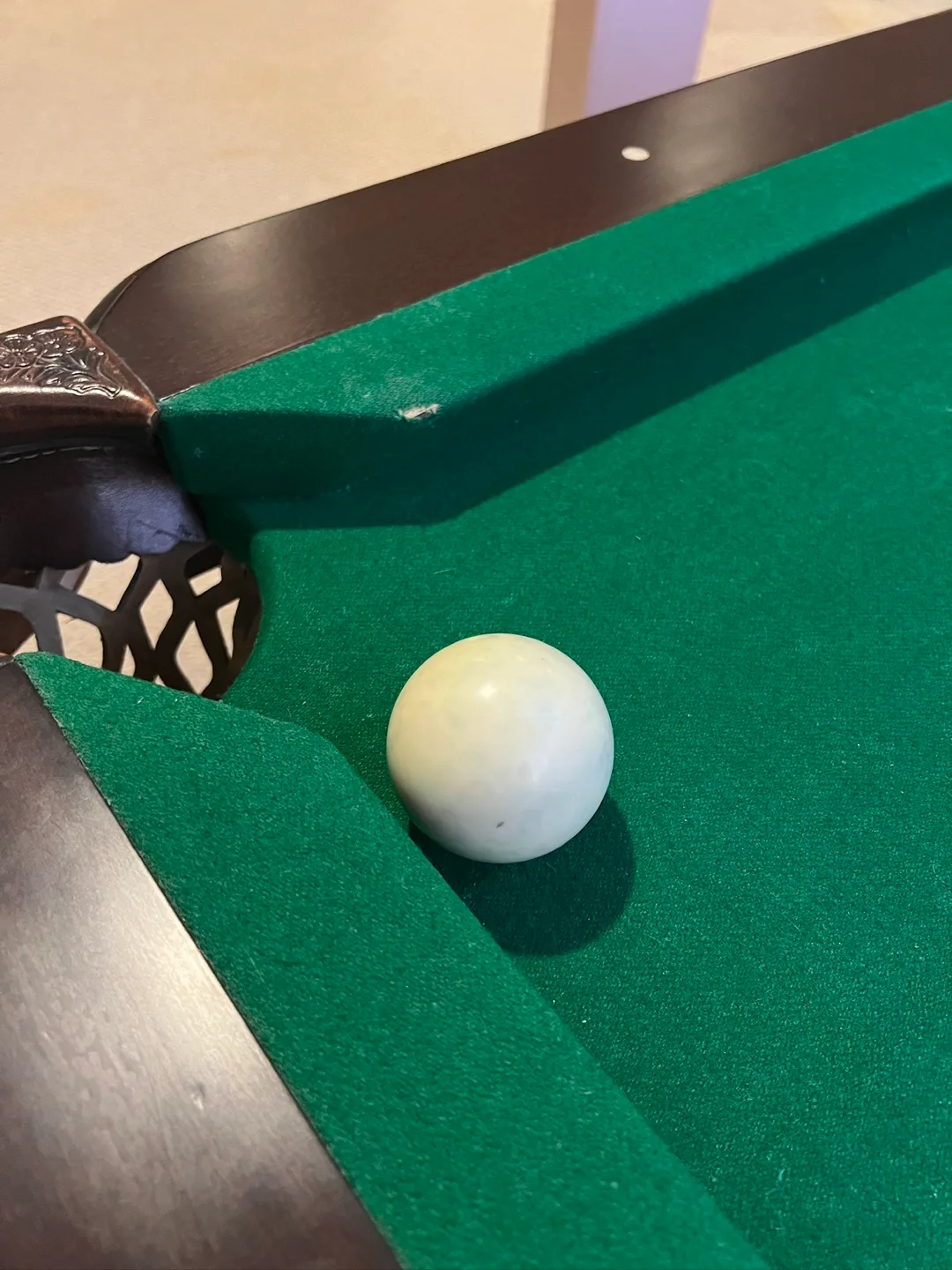 High-End AMF Billiards Table with Slate Bed & Accessories image indicator(6)