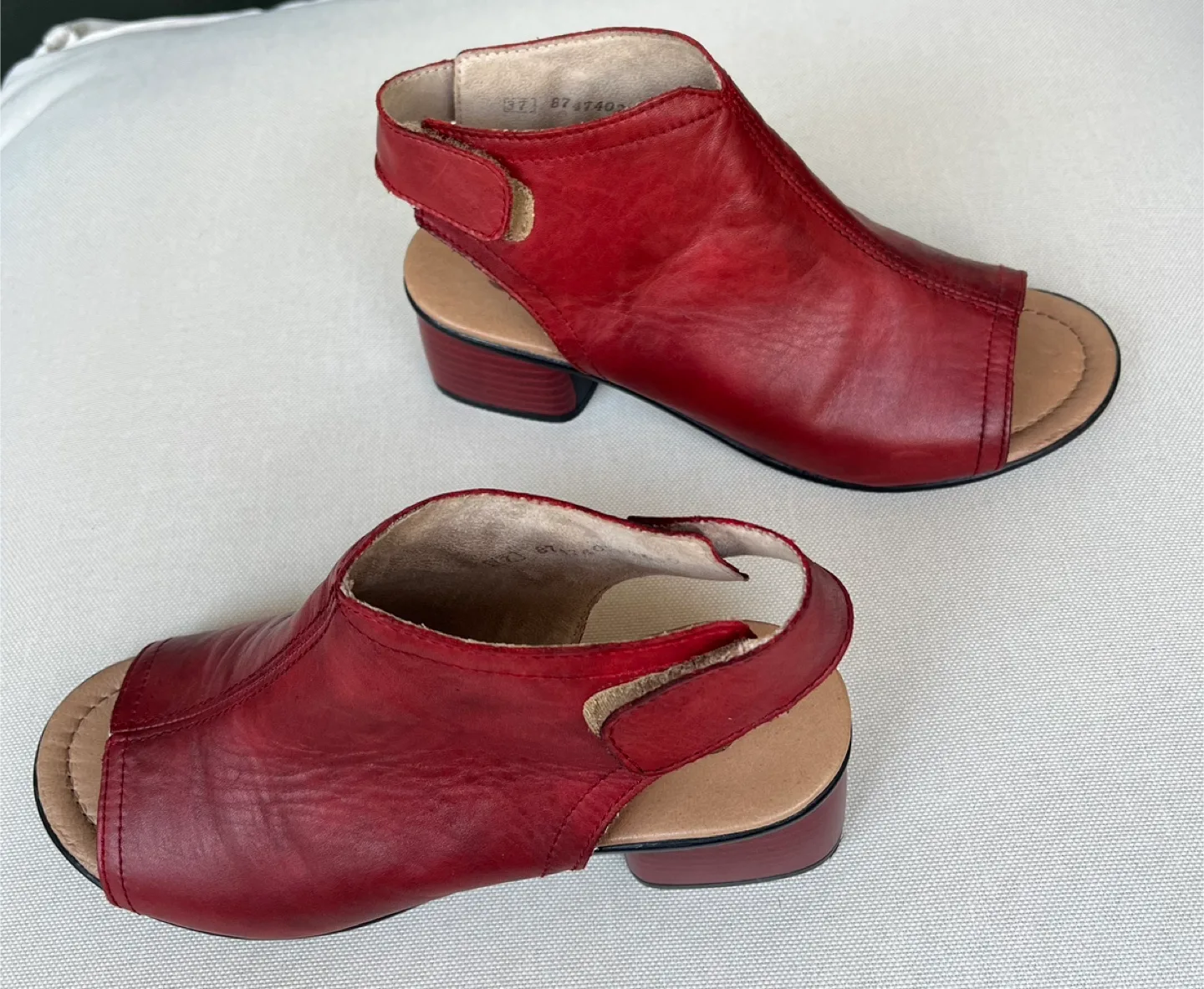 Remonte Soft Red Leather Sandals Size 7 image indicator(3)