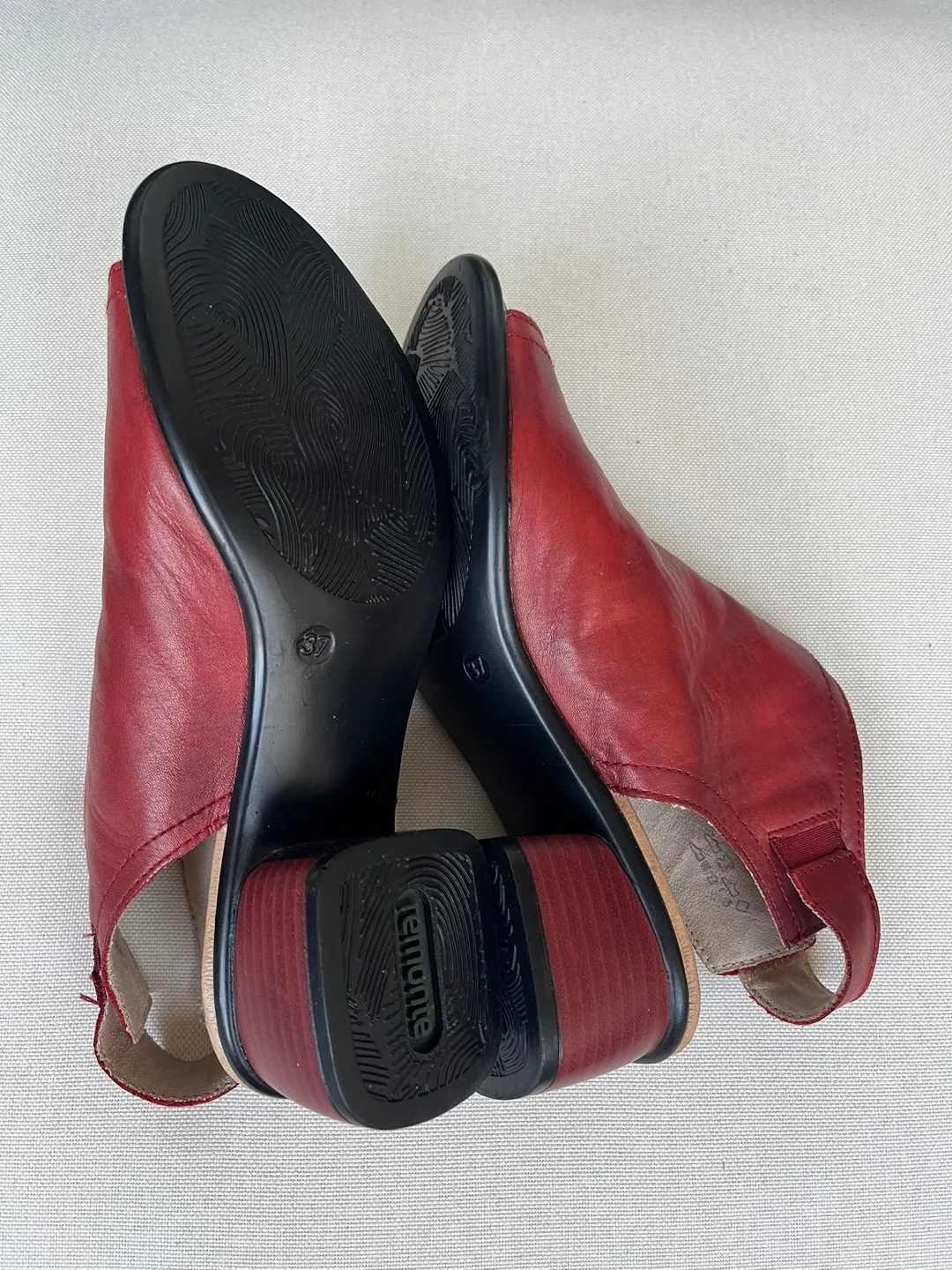 Remonte Soft Red Leather Sandals Size 7 image indicator(4)