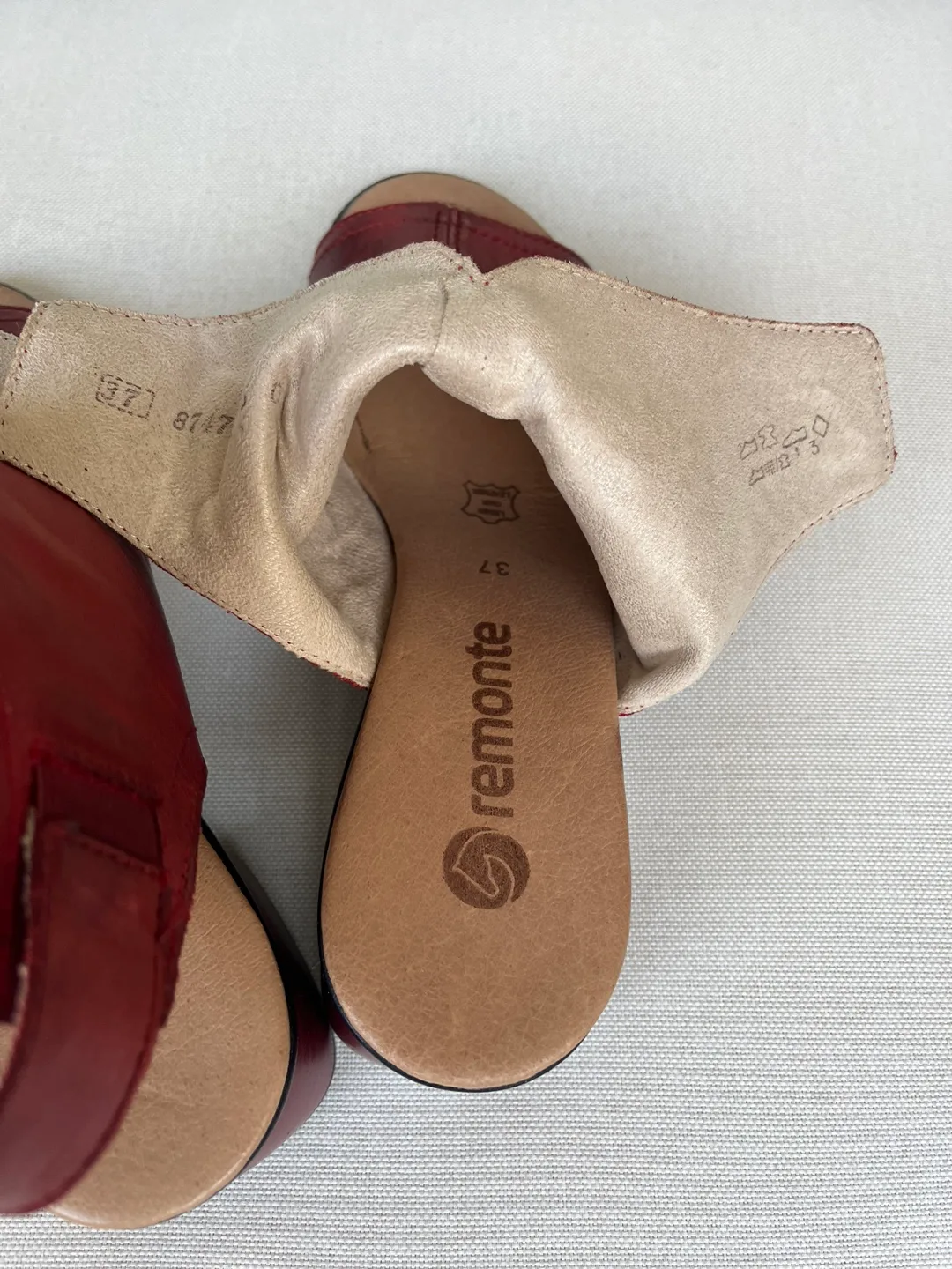 Remonte Soft Red Leather Sandals Size 7 image indicator(9)