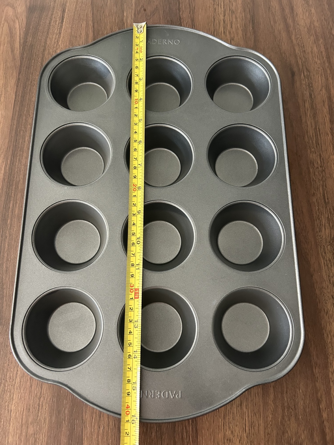Paderno 12-Cup Muffin Tin