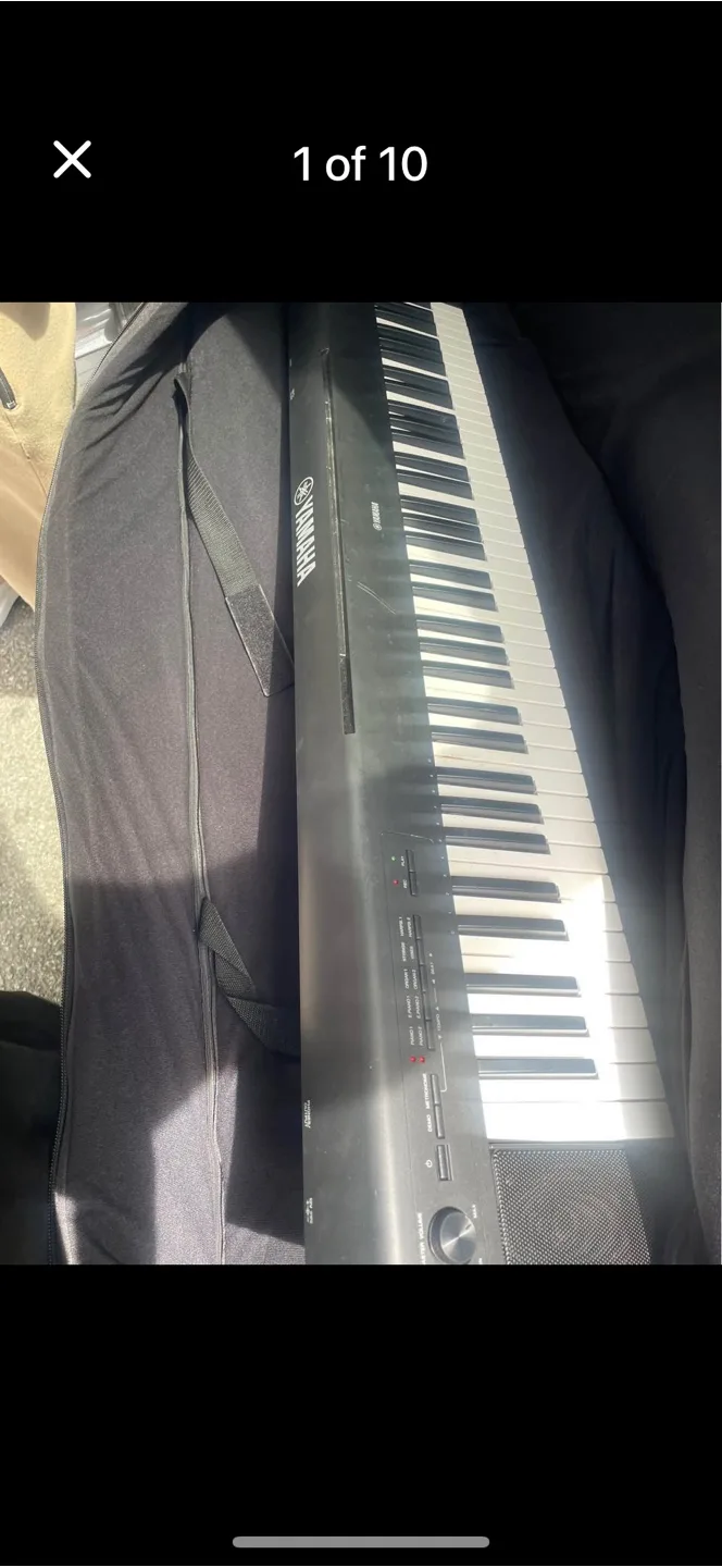 Yamaha Digital Piano  with Case NP-32B thumbnail