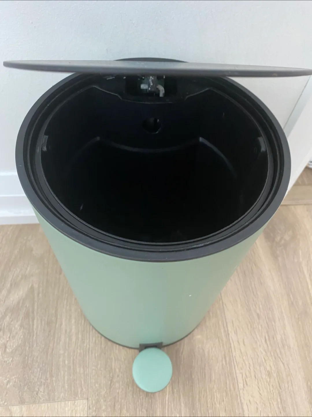 Mint Green Pedal Trash Can image indicator(2)