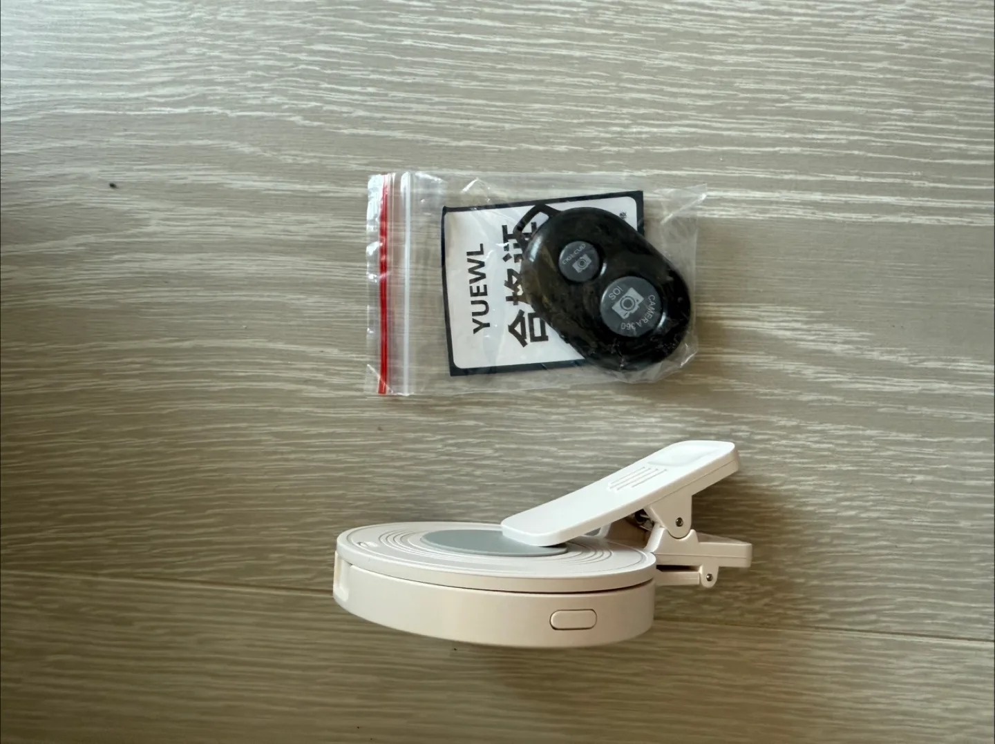 YUEWL R06 Selfie Mirror Light image indicator(3)