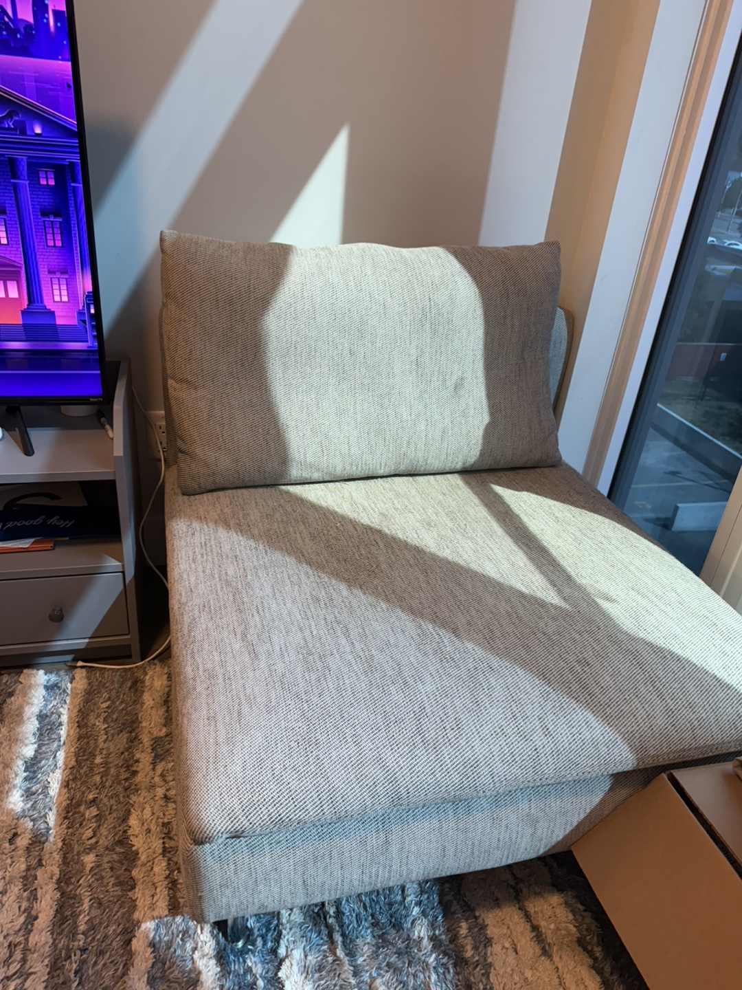Comfy Lounger with Pillows