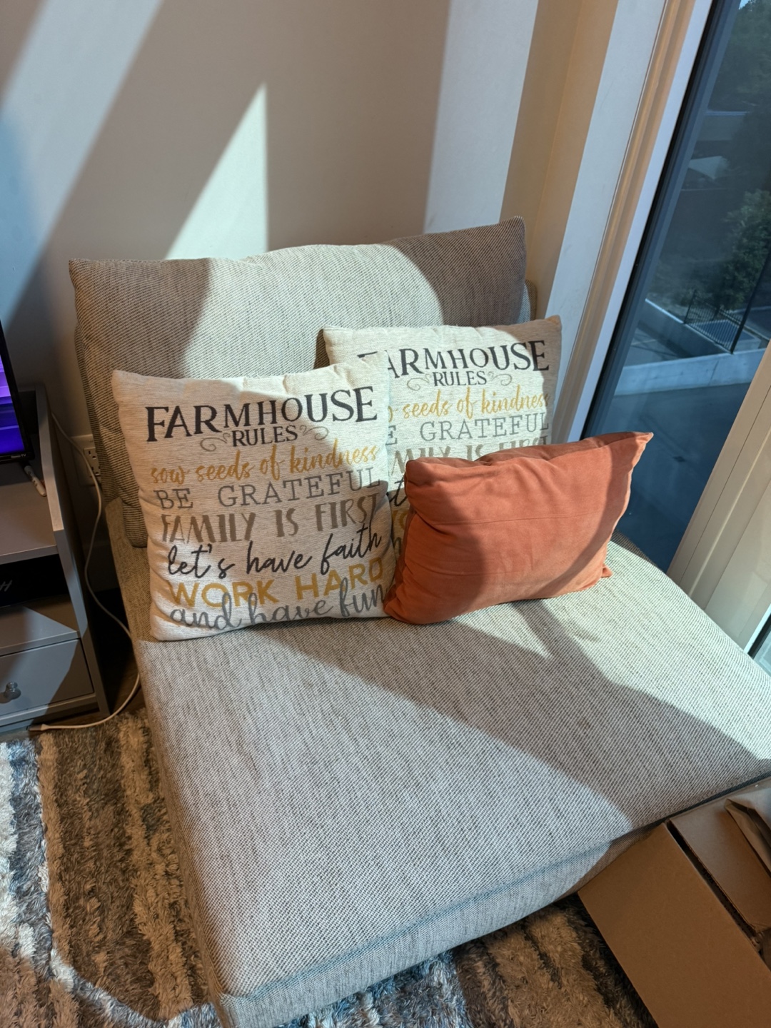 Comfy Lounger with Pillows - photo 2