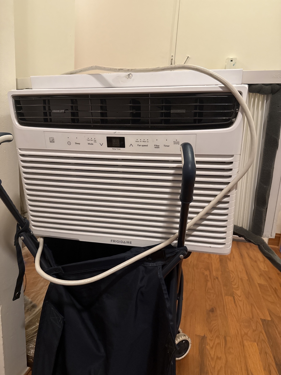 Frigidaire BTU 12,100/ Window Air Conditioner