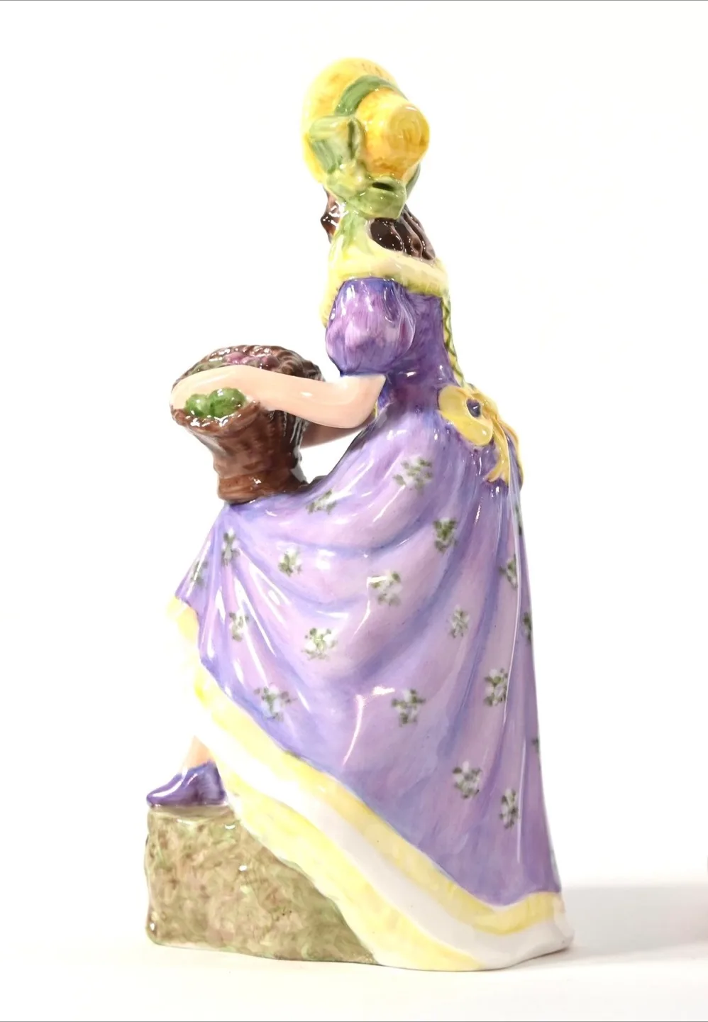 Coalport Figurine - Limited Edition "The Flower Seller" image indicator(4)