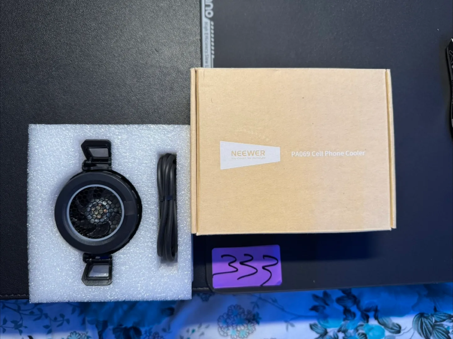 NEEWER Basics Magnetic Phone Cooler PA069 - Like New! thumbnail