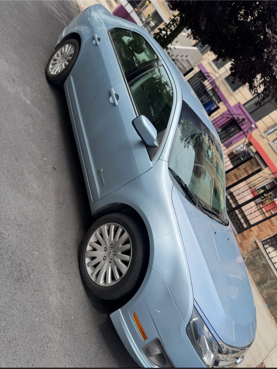 Ford Fusion Hybrid - Silver Sedan - photo 4