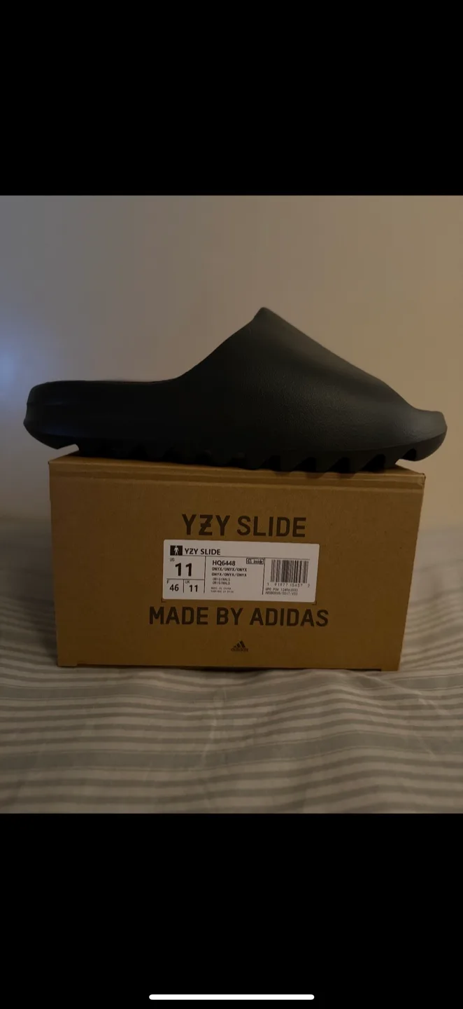 Adidas YZY Slide Onyx - Size 11 thumbnail