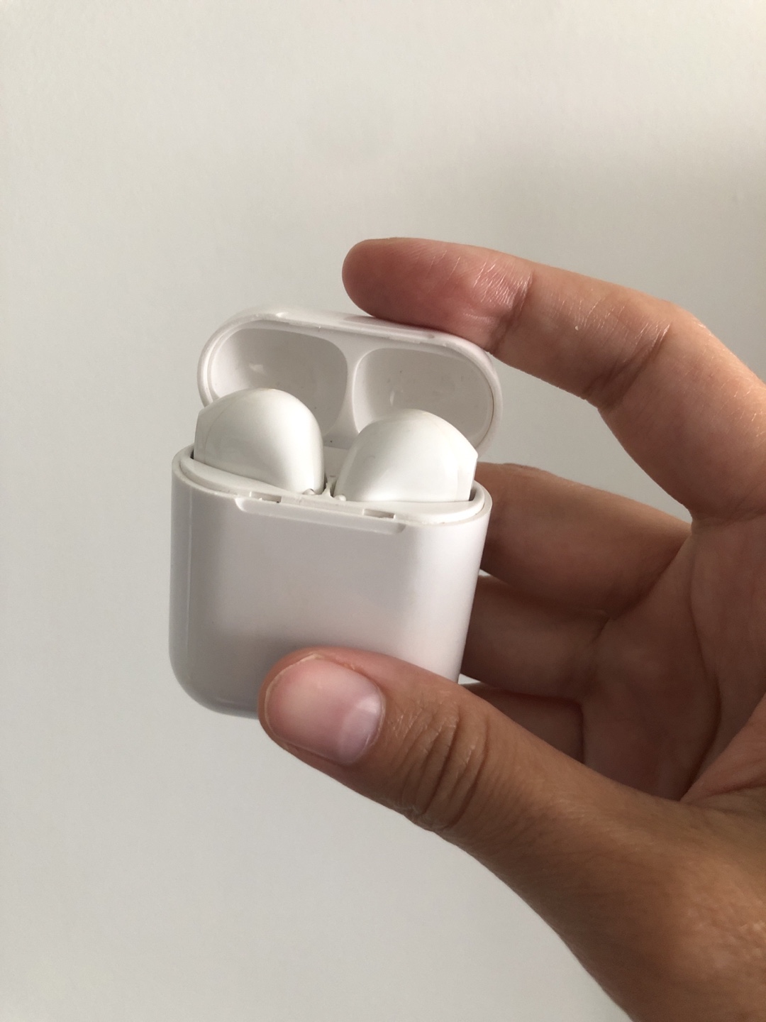 AirPods 2nd Gen with Charging Case - Read Carefully!
