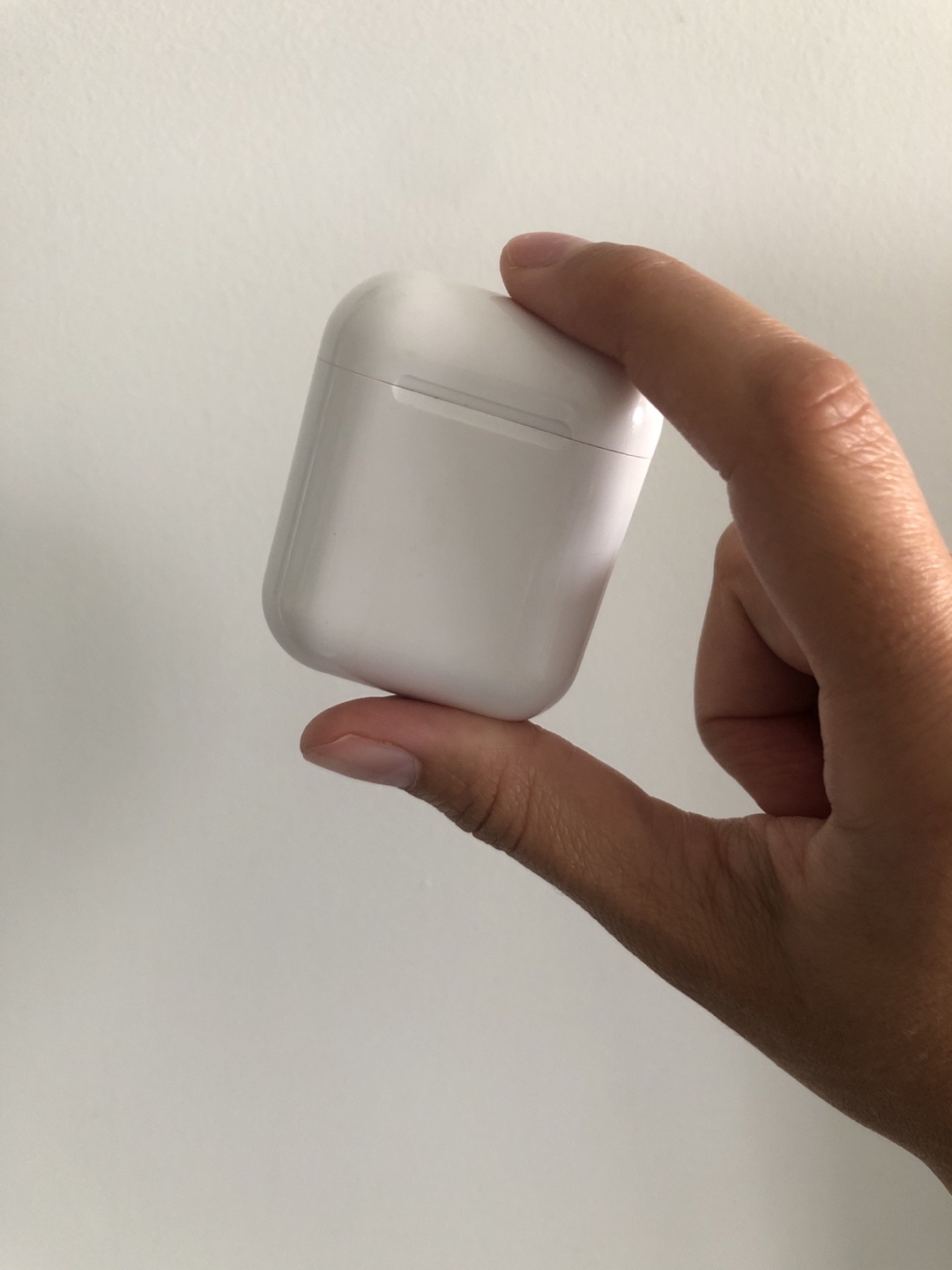 AirPods 2nd Gen with Charging Case - Read Carefully! - photo 2