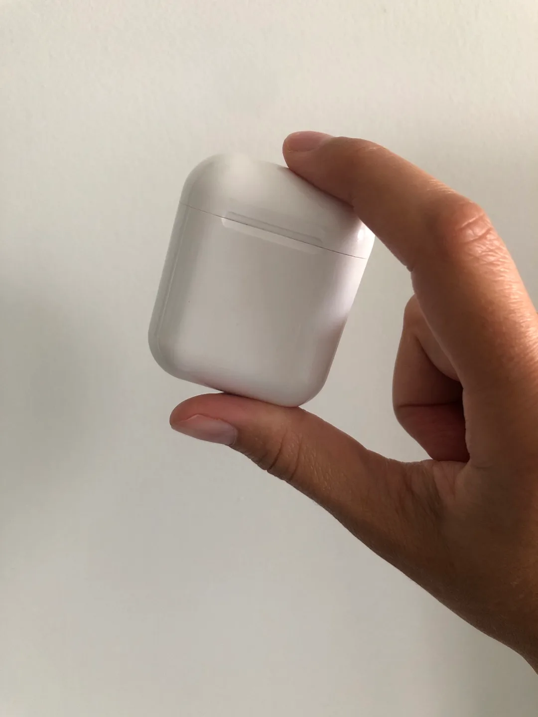 AirPods 2nd Gen with Charging Case - Read Carefully! image indicator(2)