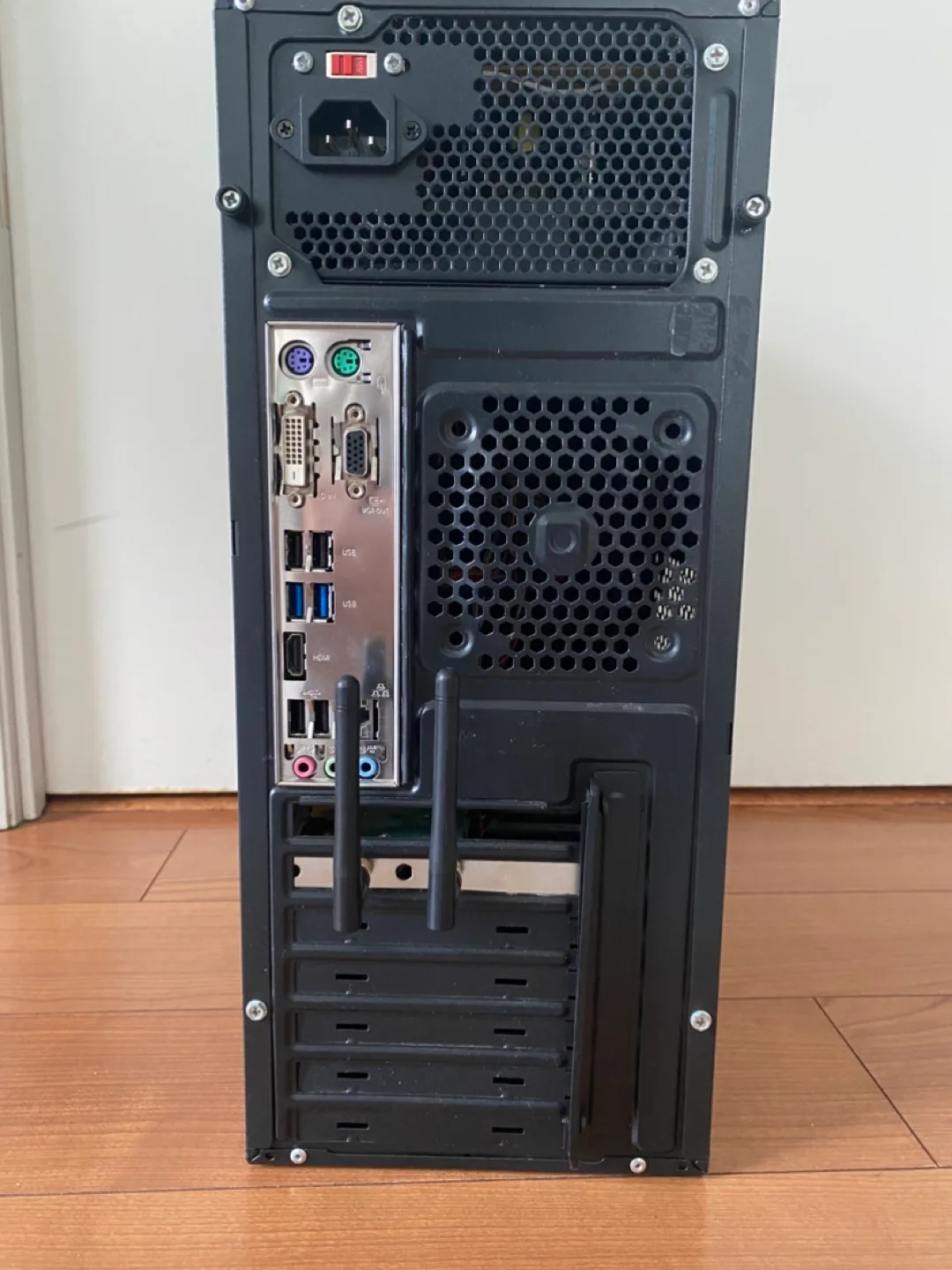 Pc, Monitor, and Accessories image indicator(2)