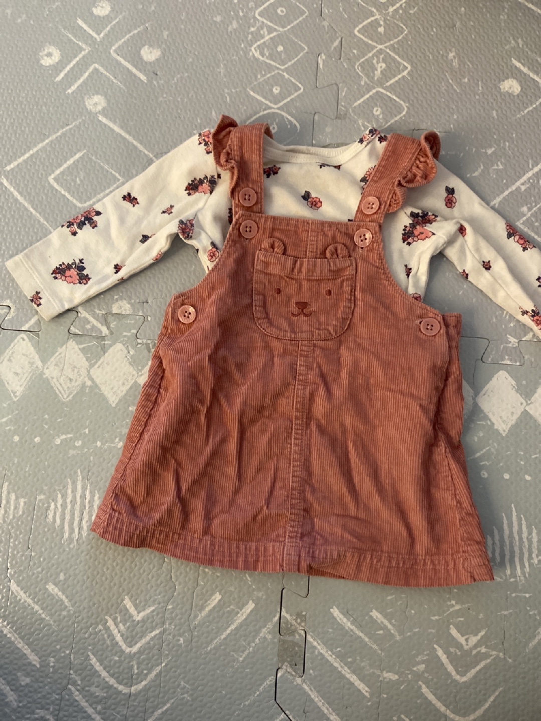 Girl clothes 6-9 months