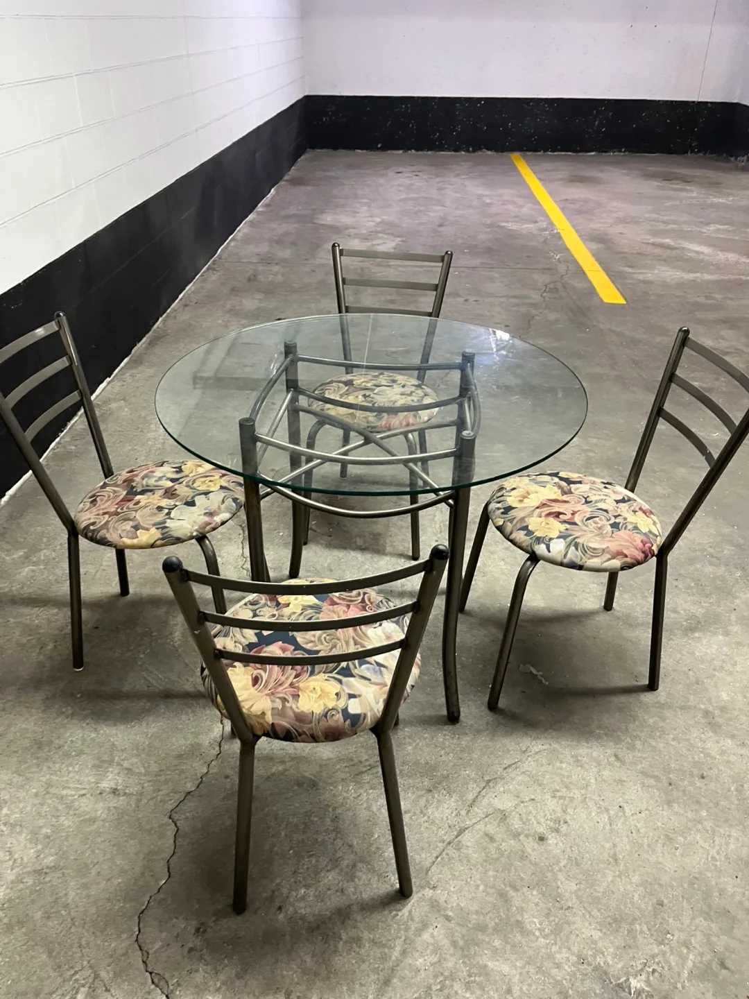 Dining table and 4 chairs thumbnail