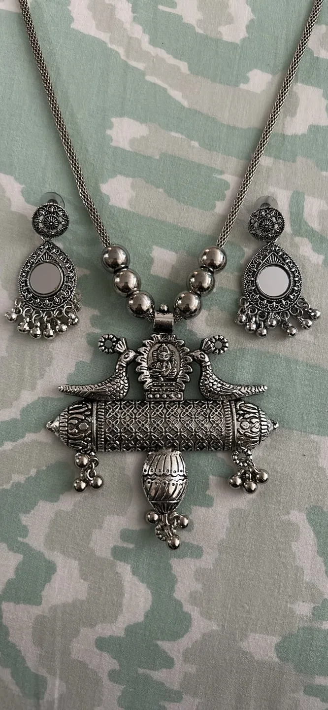 Navratri Jewelry Set - Necklace and Earrings thumbnail
