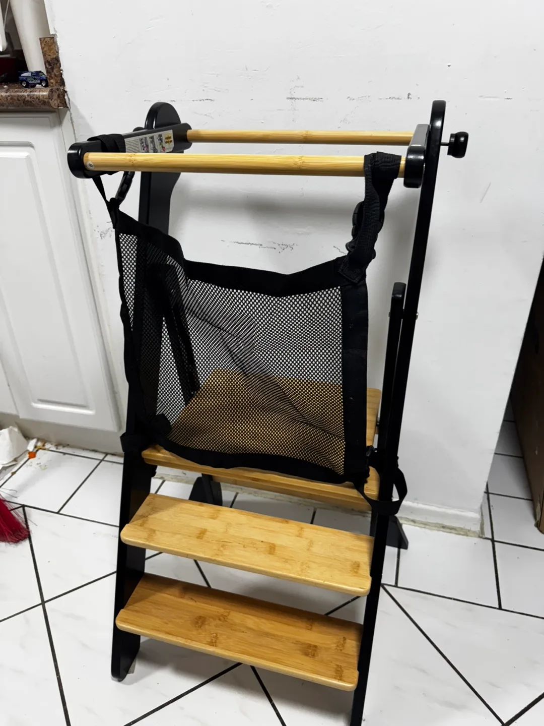 COSYLAND Foldable Step Stool for Toddlers image indicator(10)