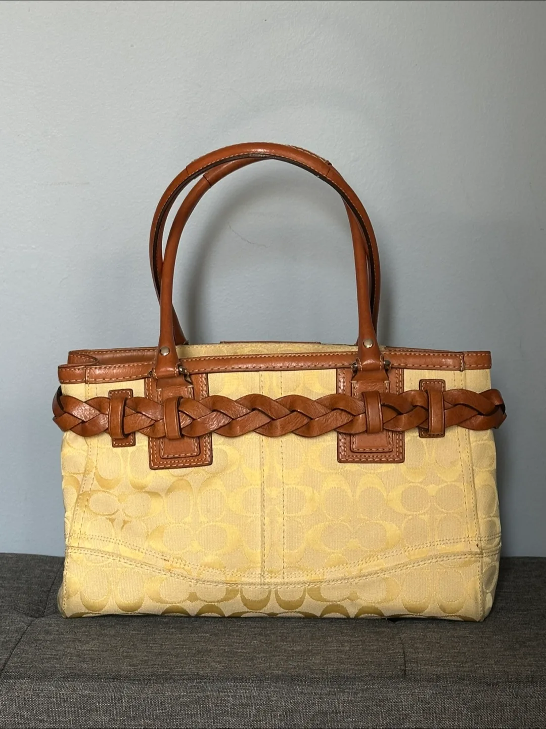 Coach Hampton Signature C Yellow Shoulder Bag Braided Leather image indicator(4)