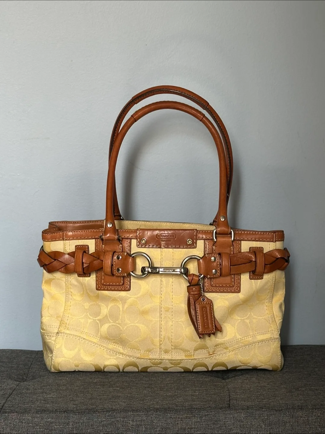 Coach Hampton Signature C Yellow Shoulder Bag Braided Leather image indicator(3)