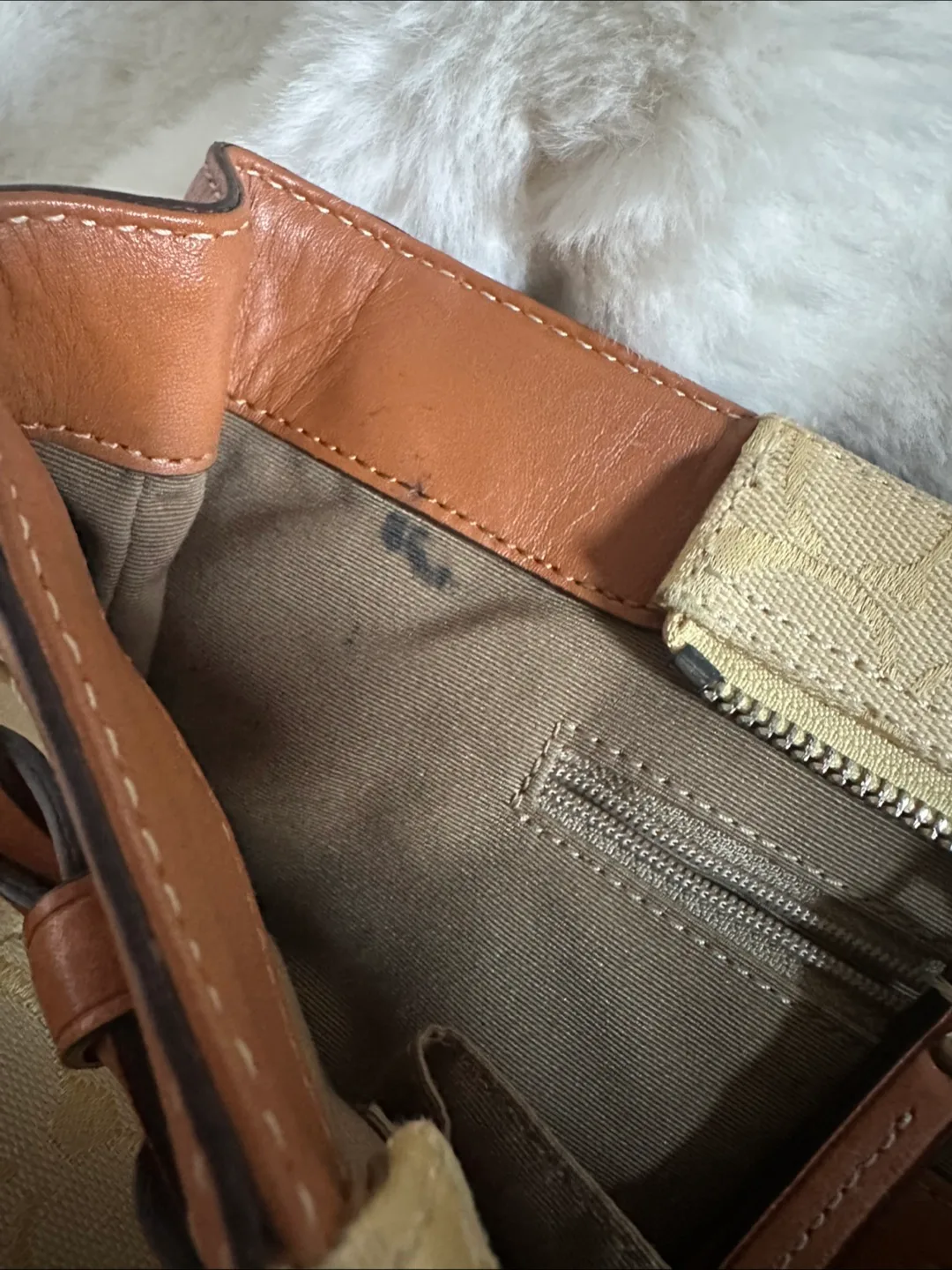 Coach Hampton Signature C Yellow Shoulder Bag Braided Leather image indicator(8)