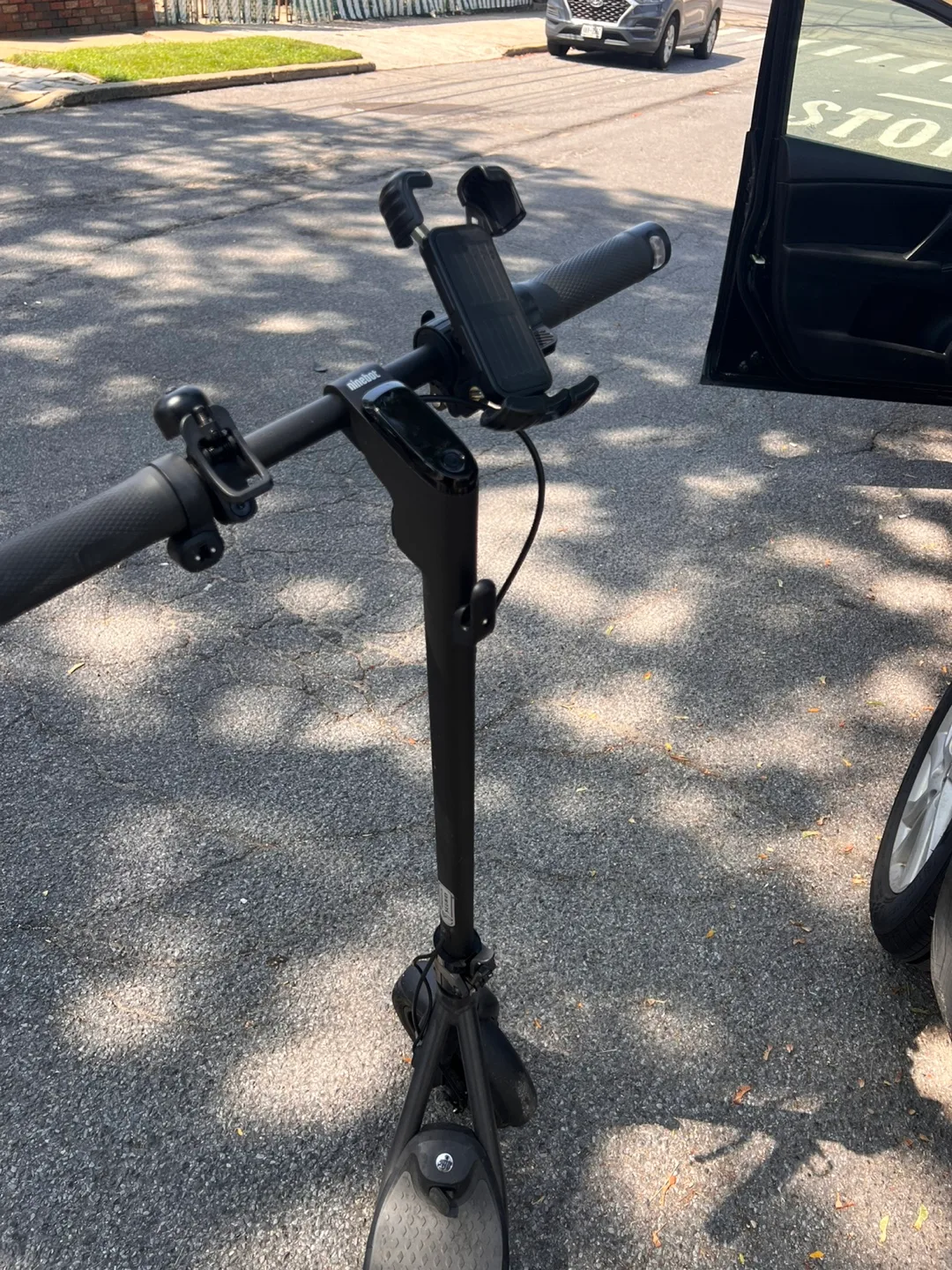 Segway Ninebot F2 Electric Scooter image indicator(2)