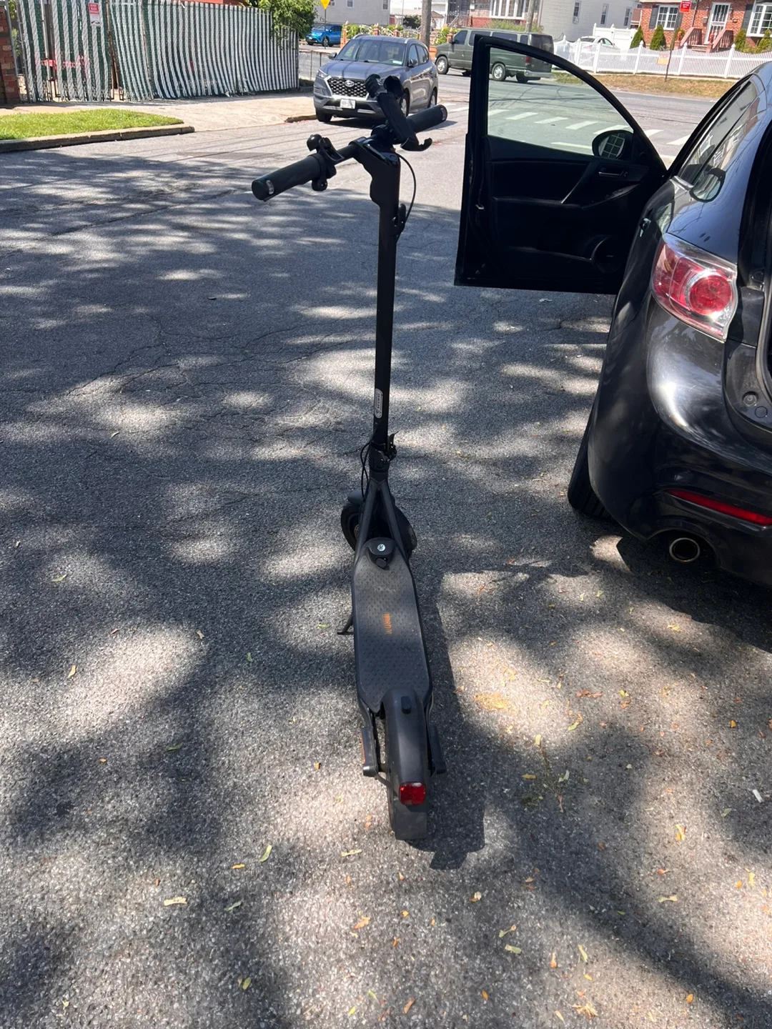 Segway Ninebot F2 Electric Scooter image indicator(3)