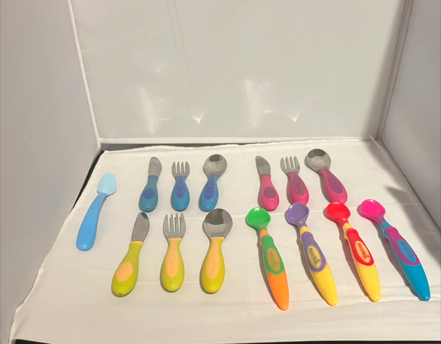 Munchkin Toddler Cups & Utensils Set thumbnail