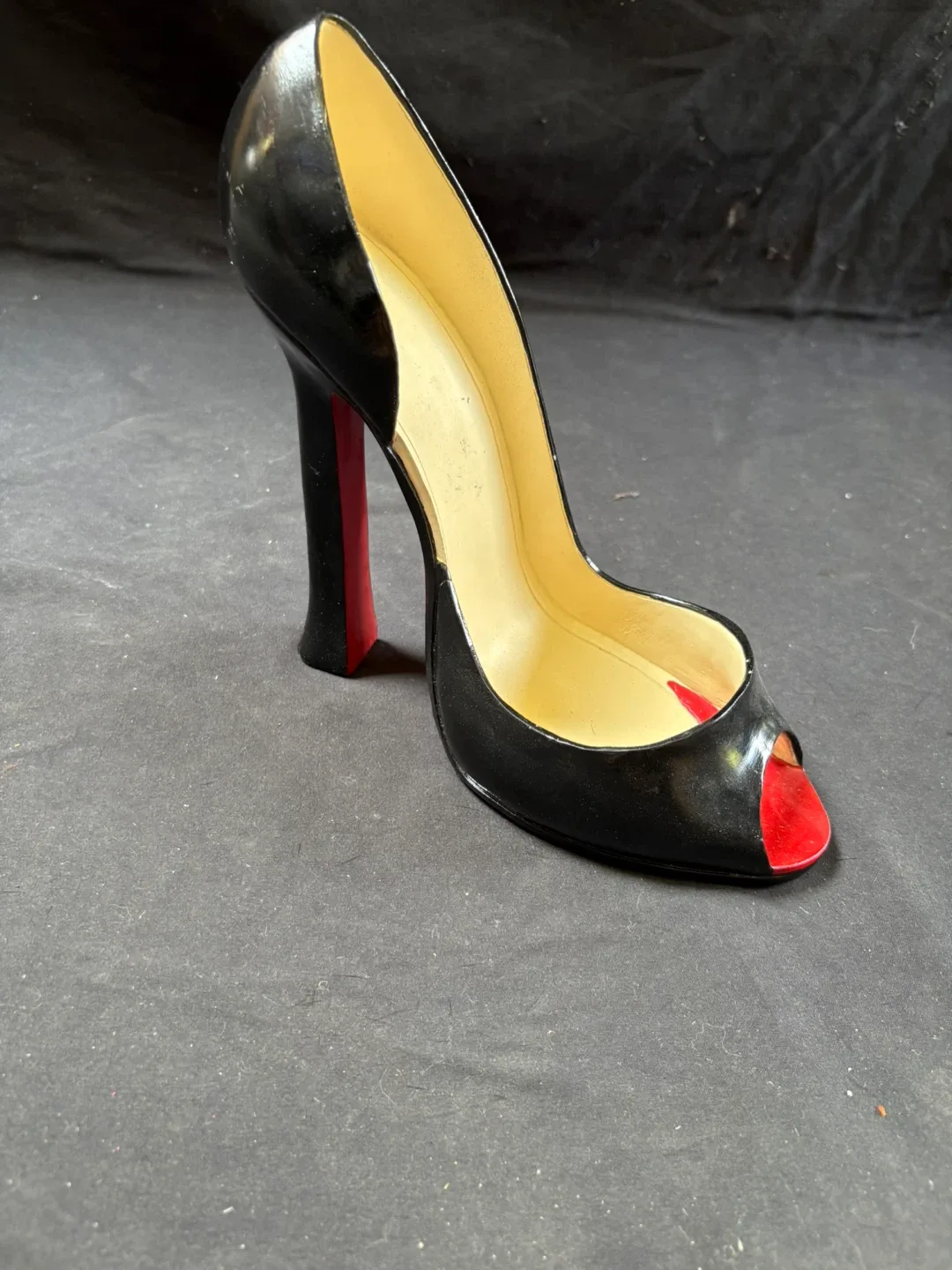 ☀️Vintage Shoe Display Figurine thumbnail