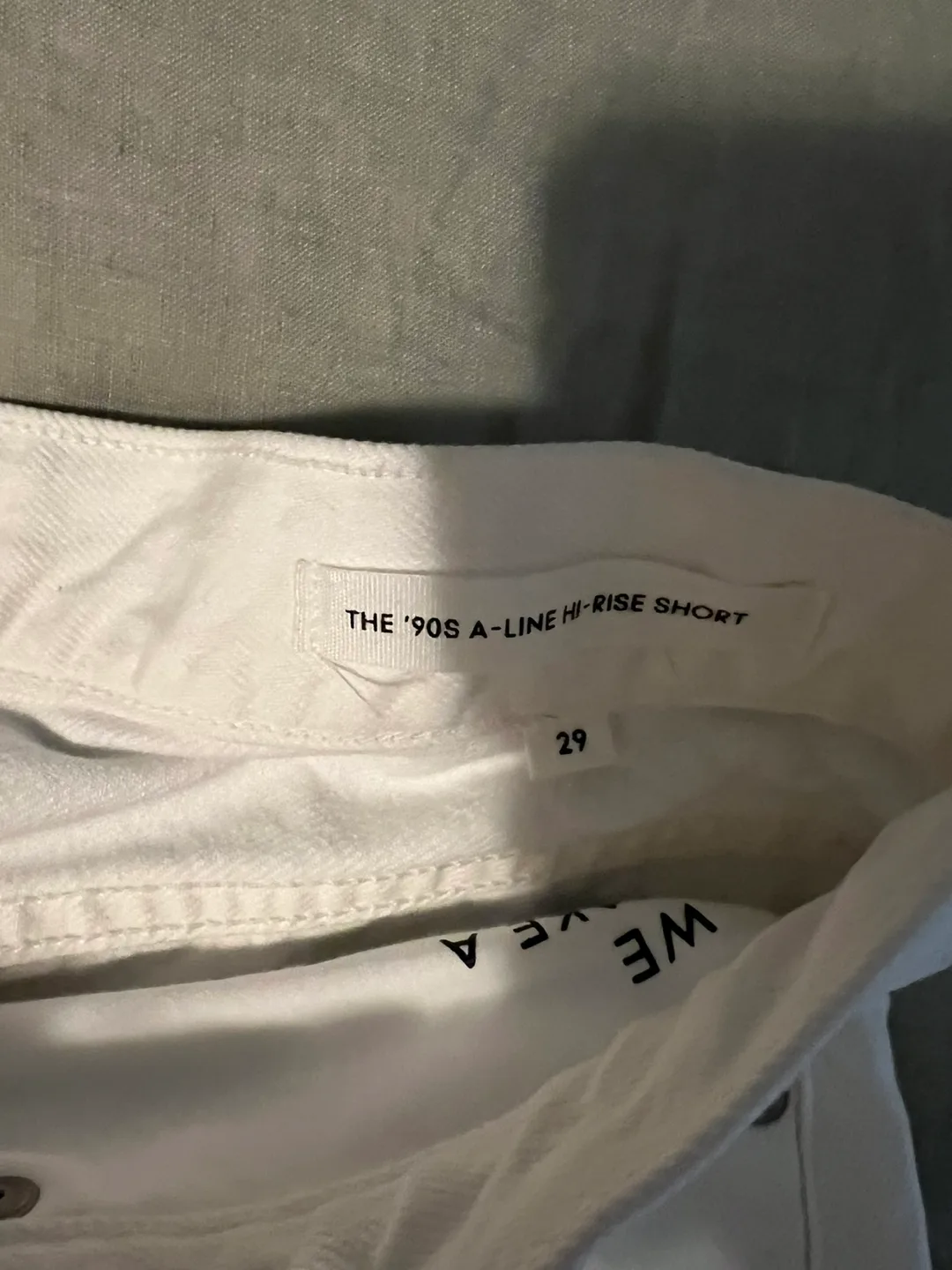 Aritzia denim forum jean shorts - size 29 image indicator(3)