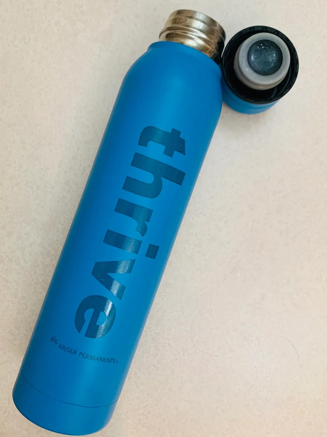 Thrive Kaiser Permanente Blue Water Bottle image indicator(3)