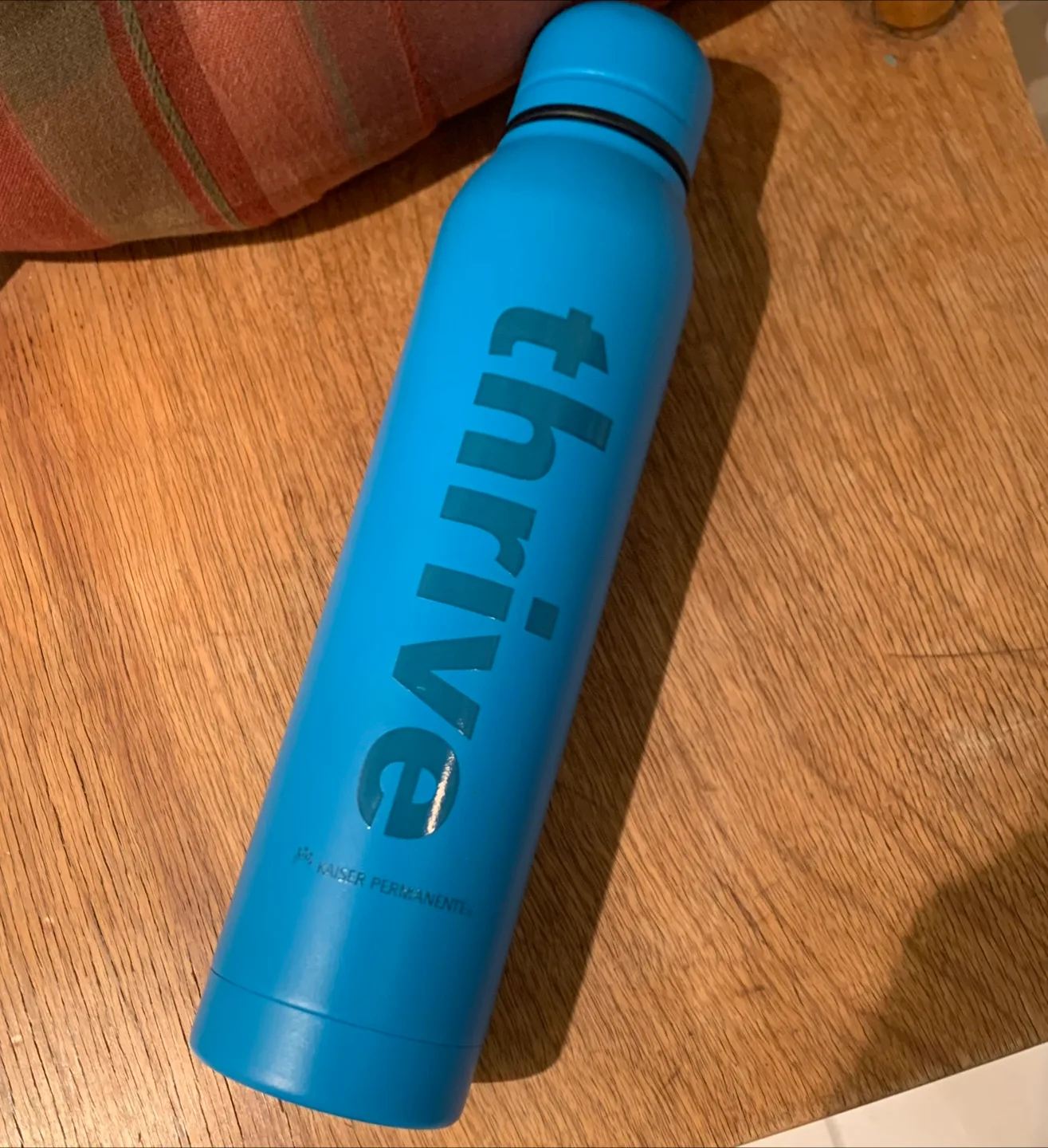 Thrive Kaiser Permanente Blue Water Bottle image indicator(2)