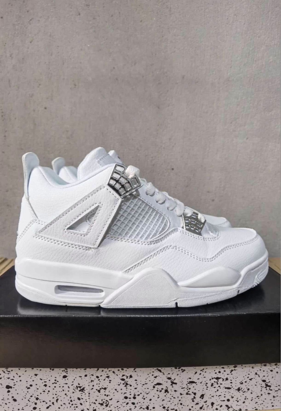 Air Jordan 4 Retro White US (8 and 11) NEED GONE** - photo 2