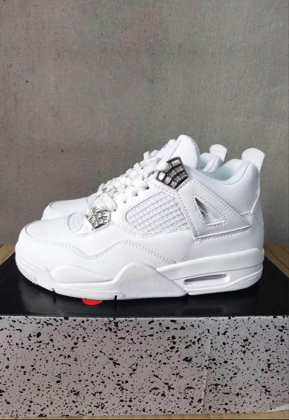 Air Jordan 4 Retro White US (8 and 11) NEED GONE** - photo 3