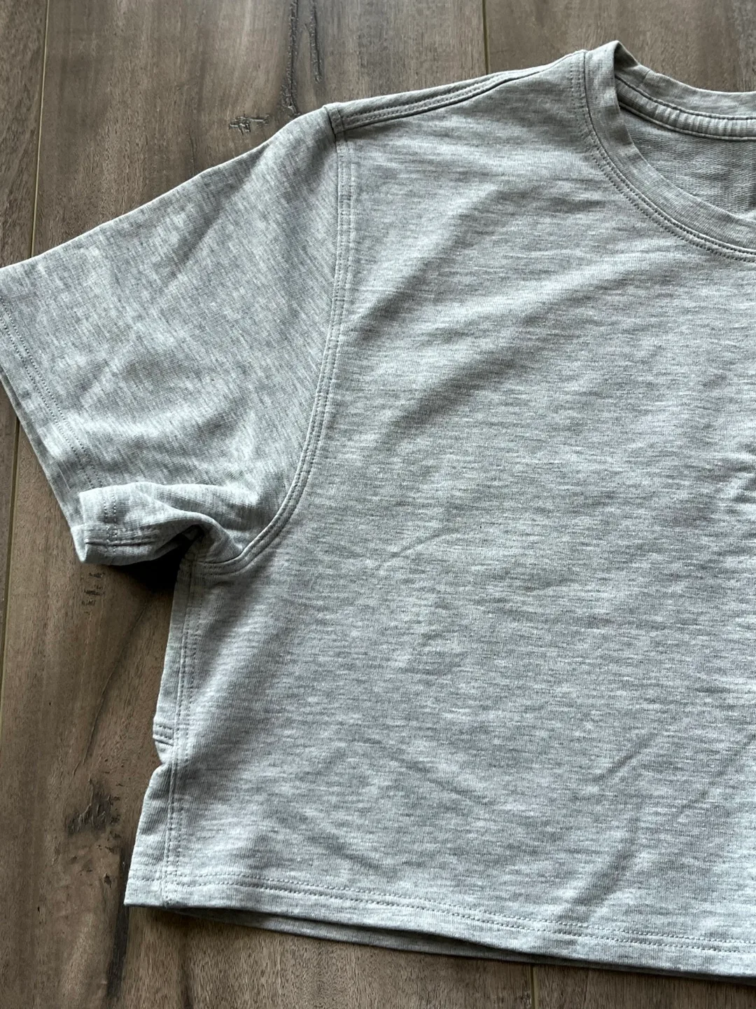 NWOT cropped Lululemon gray Tshirt size 2 image indicator(4)