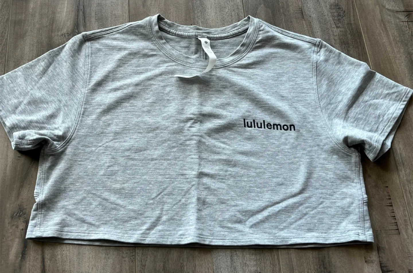 NWOT cropped Lululemon gray Tshirt size 2 thumbnail