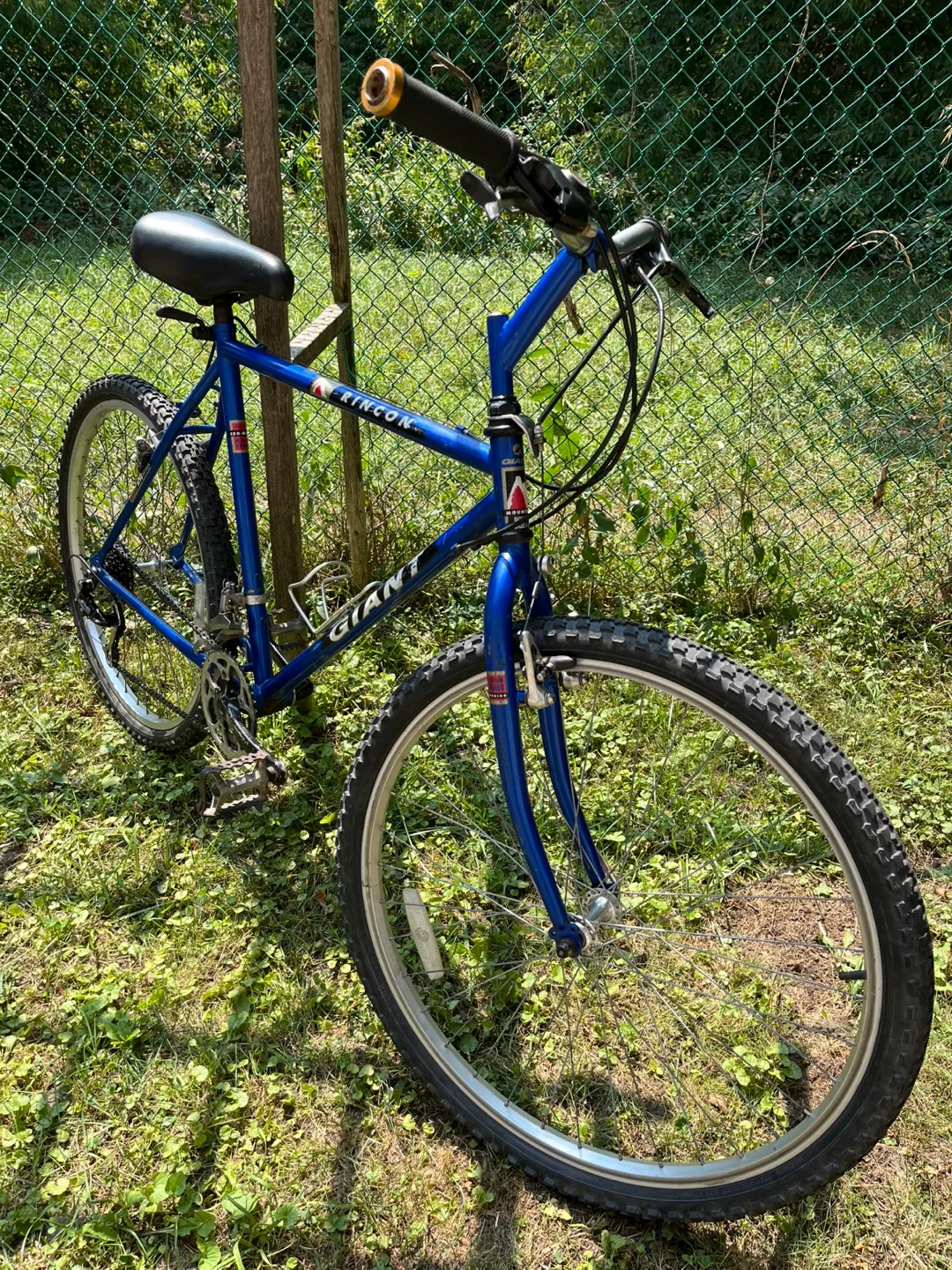 Giant Rincon Blue Mountain Bike thumbnail
