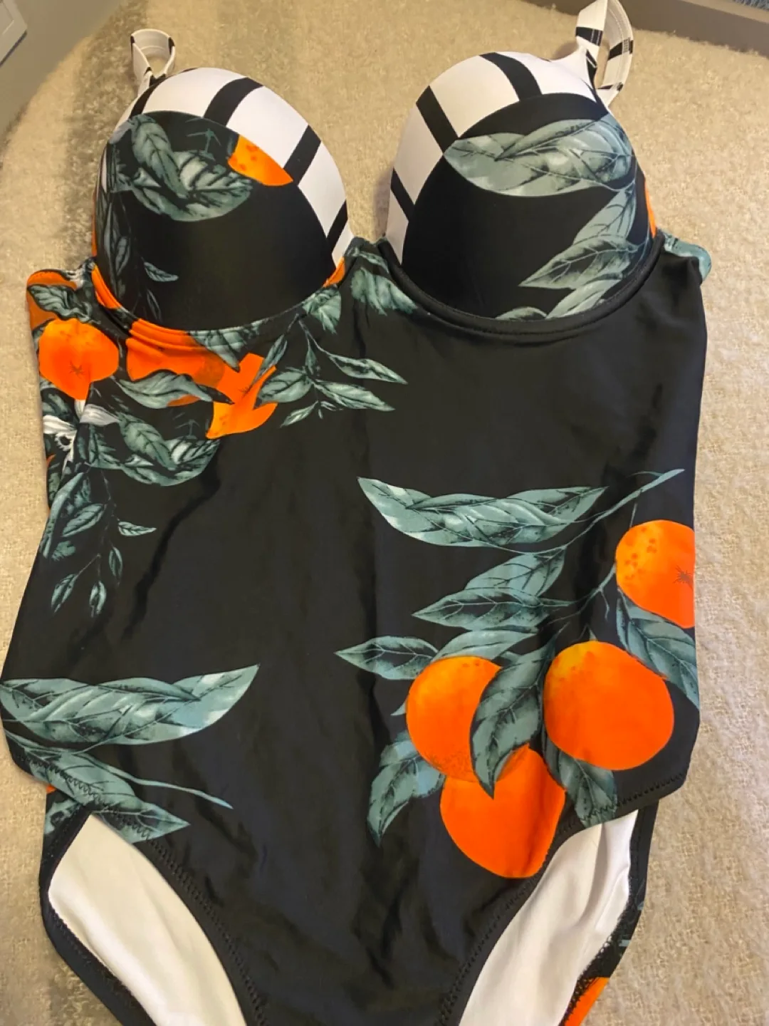 Assorted Women's Swimsuits image indicator(3)