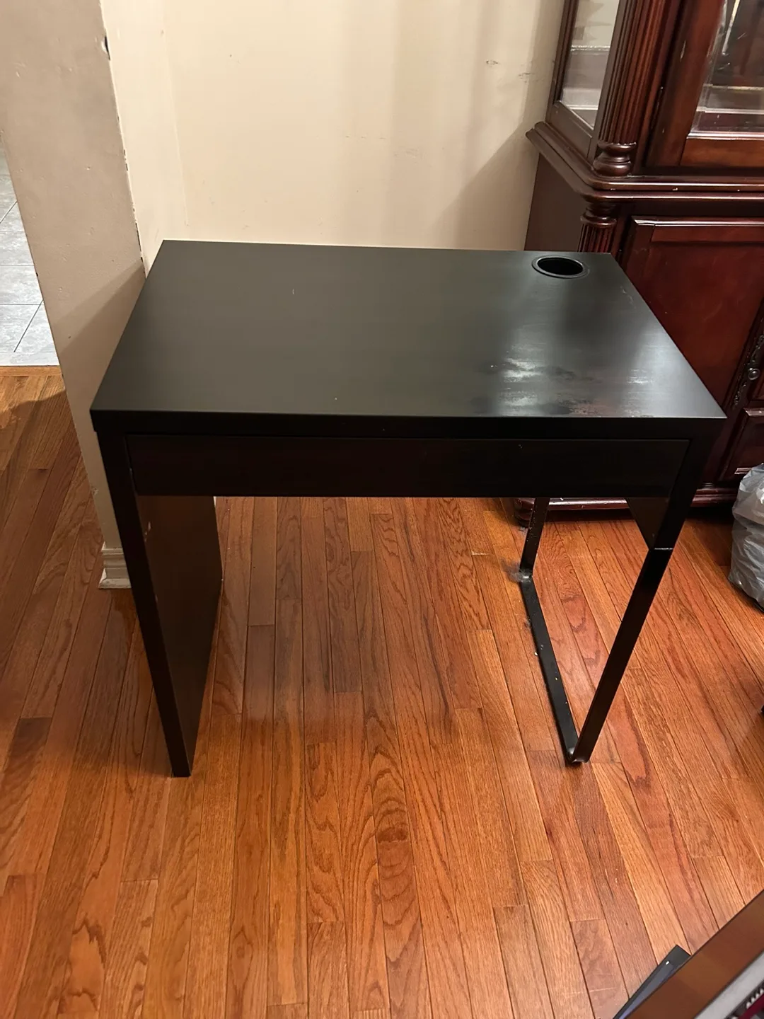 Black Desk thumbnail