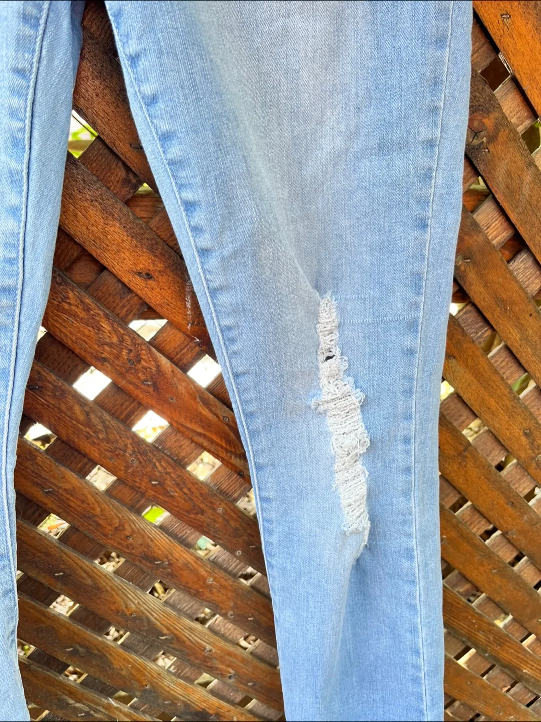 Guess Los Angeles Jeans - Light Wash, Distressed image indicator(2)