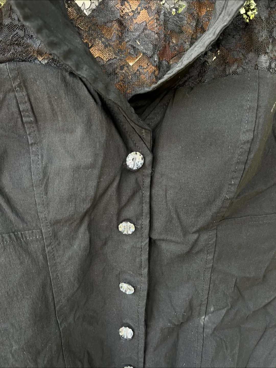 Black Sleeveless Button-Up Top with Lace image indicator(2)