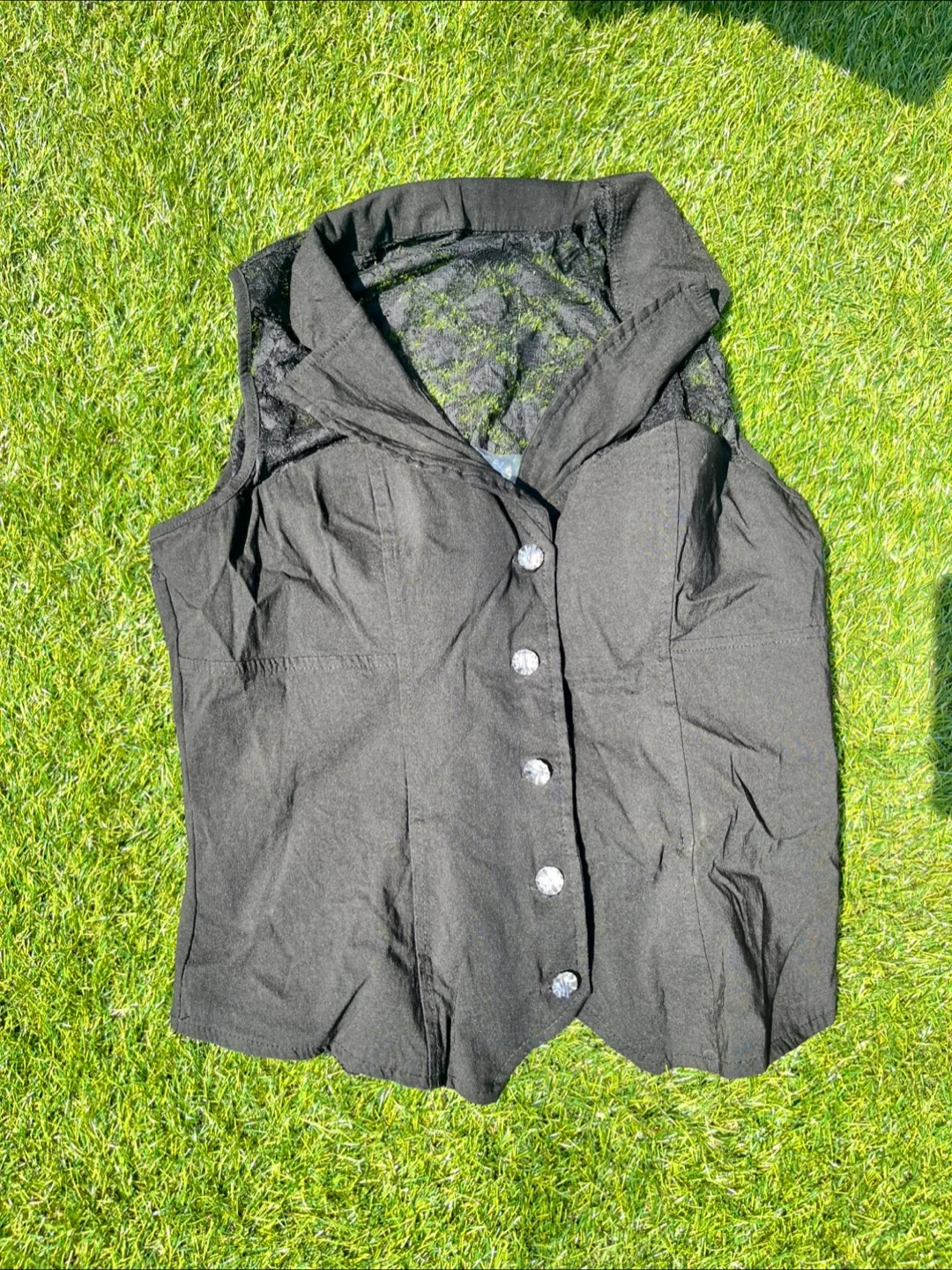 Black Sleeveless Button-Up Top with Lace image indicator(5)